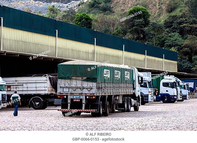 Maneuver patio, trucks, company, Agro Luft, Barueri, São Paulo, Brazil