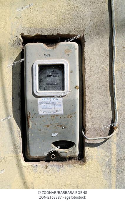 old electric meter box, alter Stromzaehler, Vicuna, Valle d Elqui, Elqui Valley, Elqui Tal, Norte Chico, northern Chile, Nordchile, Chile, South America