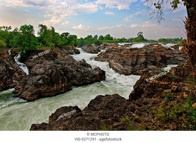 The DON KHON WATERFALL on DON KHON ISLAND in the 4 Thousand Islands area of the Mekong River - SOUTHERN, LAOS - Laos, 15/12/2015