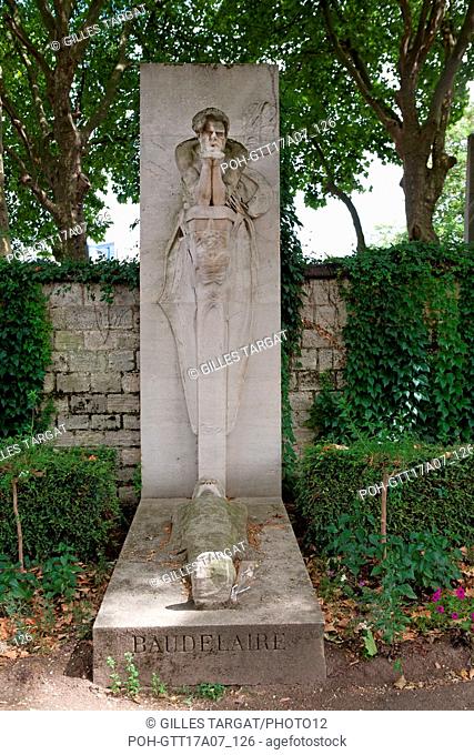 Paris, Montparnasse Cemetery, cenotaph of Charles Baudelaire, differing from the tomb where he has been buried Photo Gilles Targat