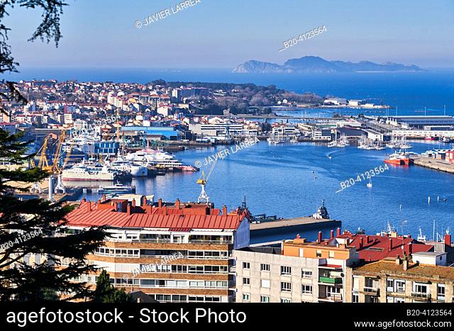 Port and Ria de Vigo, View from Monte do Castro Park, Cies Islands in the background, Vigo, Pontevedra, Galicia, Spain. The city of Vigo is located in the...