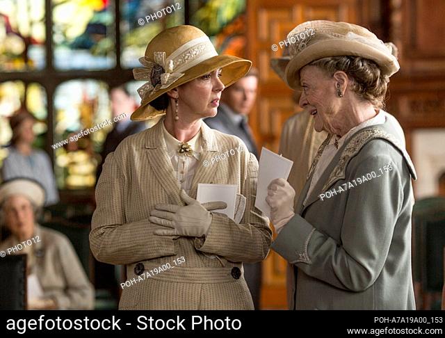 Downton Abbey TV series (2010-2015) UK Written by Julian Fellowes Year: 2014 - Season 5, episode 8 Director: Michael Engler Phoebe Nicholls