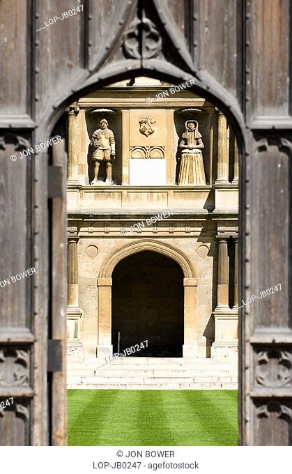 England, Oxfordshire, Oxford, Through the gate at Wadham College