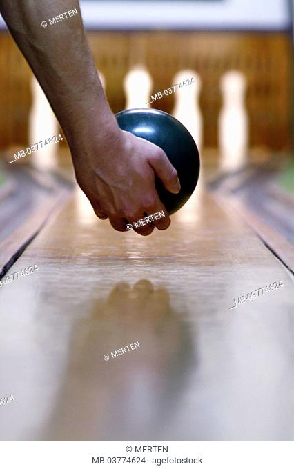 Bowling alley, cones, players,  Detail, hand, ball, aims  Leisure time, hobby, sport, track, cones, installation, game, bowlers, goal, attempt, clears, meets