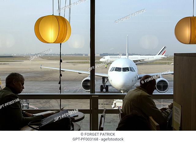 AVION DE LA COMPAGNIE AIR FRANCE SUR LE TARMAC DE L'AEROPORT D'ORLY, (94) VAL-DE-MARNE, FRANCE