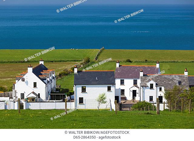UK, Northern Ireland, County Antrim, Ballintoy, elevated town view