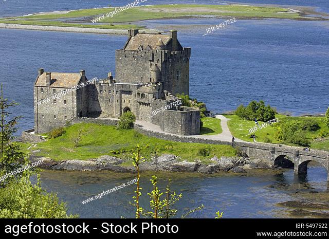 Eilean Donan Castle, Loch Duich, Highlands, Scotland, United Kingdom, Europe