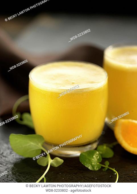 zumo de berros, manzana y naranja. / watercress, apple and orange juice