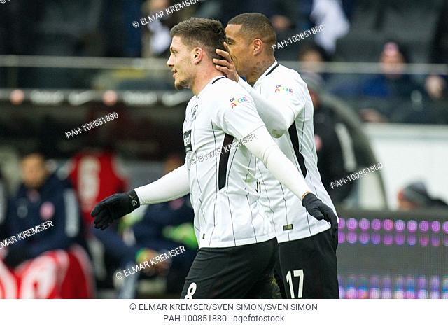 goalschuetze Luka JOVIC (li., F) und Kevin-Prince BOATENG (F) freuen sich after dem goal zum 2:0 fuer Eintracht Frankfurt, halbe Figur, Halbfigur, jubilation