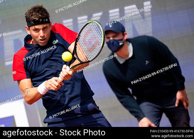 30 April 2021, Bavaria, Munich: Tennis: ATP Tour - Munich, Singles, Men, Quarterfinals. Krajinovic (Serbia) - Struff (Germany)