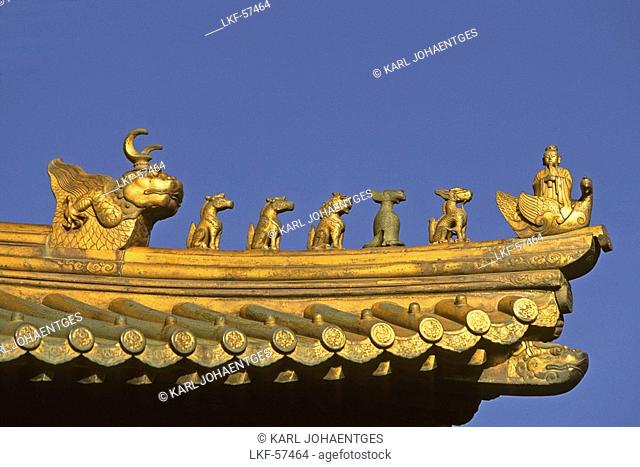 Animal roof guardians, mythological creatures guarding the Golden Hall, Jin Dian Gong, Golden Palace Temple, protected against lightning strikes by an iron cage