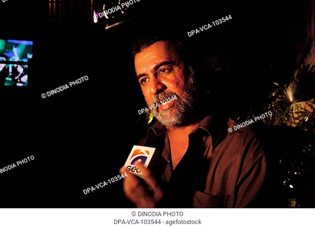 Director Rakesh Mehra shooting  Amitabh Bachchan for ad film in Mehboob studio ; Bombay Mumbai ; Maharashtra ; India