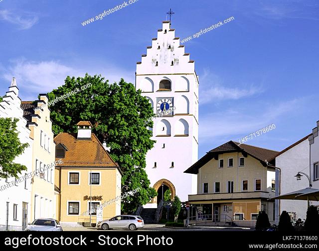 Reisbach, historical market square, late Gothic parish church