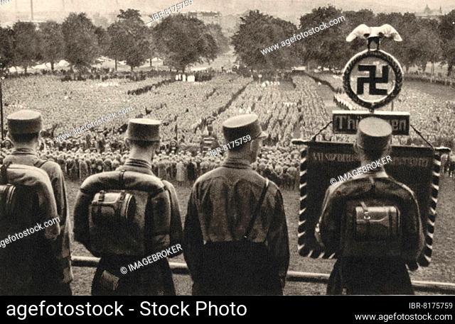 Adolf Hitler (* 20 April 1889 in Braunau am Inn) († 30 April 1945 Berlin), Leader of the Nazi Party, Reich Chancellor from 1933