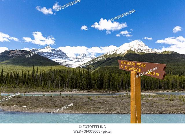 Canada, Alberta, Jasper National Park, Banff National Park, Icefields Parkway, sign at Athabasca River