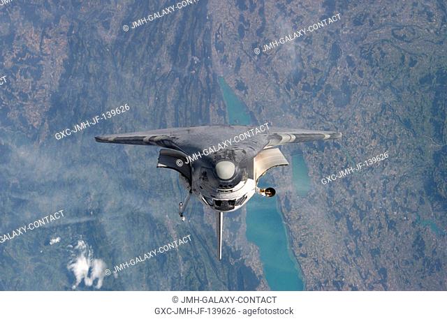 View of the Space Shuttle Discovery as photographed during the survey operations performed by the Expedition 11 crew on the International Space Station during...