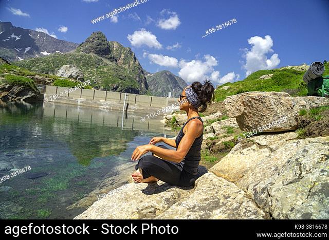 Lac de Pouchergues, louron, cordillera de los Pirineos, France