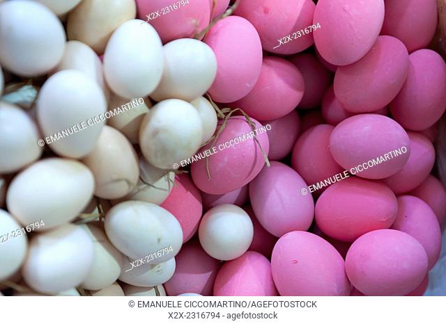With and pink boiled eggs, Market, Phnom Penh, Cambodia, Indochina, Southeast Asia, Asia