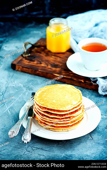 pancakes with dry nuts and honey