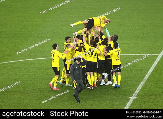 18 August 2017, Berlin: Football: DFB Cup, RB Leipzig - Borussia Dortmund, final at the Olympiastadion. Dortmund's Lukasz Piszczek (above) is thrown into the...