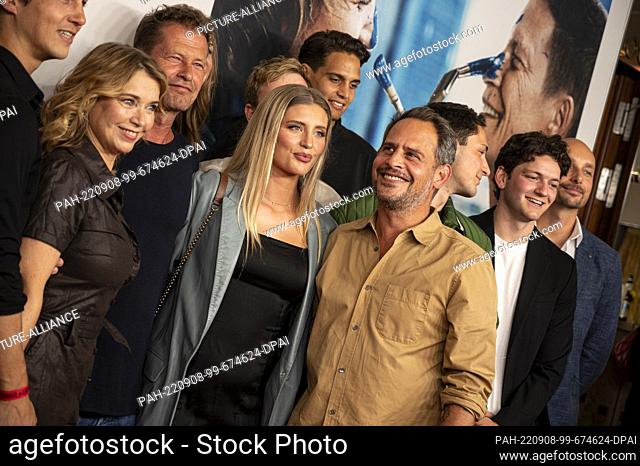 07 September 2022, Berlin: Tina Ruland (l-r), actress, Till Schweiger, actor and director, his daughter Luna Schweiger, actress, and Moritz Bleibtreu, actor