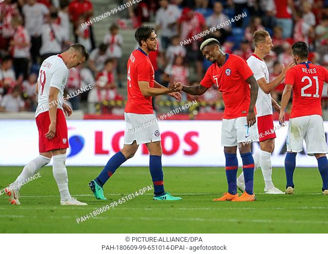 08 June 2018, Poland, Poznan: Soccer, friendly, Poland vs Chile at the INEA Stadium. Chile's Junior Fernandes (c). Photo: Jens Büttner/dpa-Zentralbild/dpa