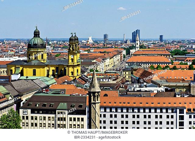 View over the roofs of Munich as seen from the steeple of the Church of St. Peter, Theatinerkirche church on the left, Munich, Upper Bavaria, Bavaria, Germany