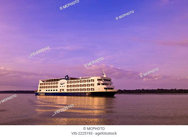 Iberostar Grand Amazon cruise ship om Amazon River, Amazon, Brazil. - 01/01/2010