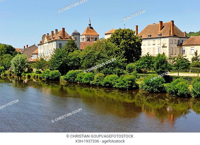 village of Ebreuil on the Sioule River bank, Allier department, Auvergne region, France, Europe