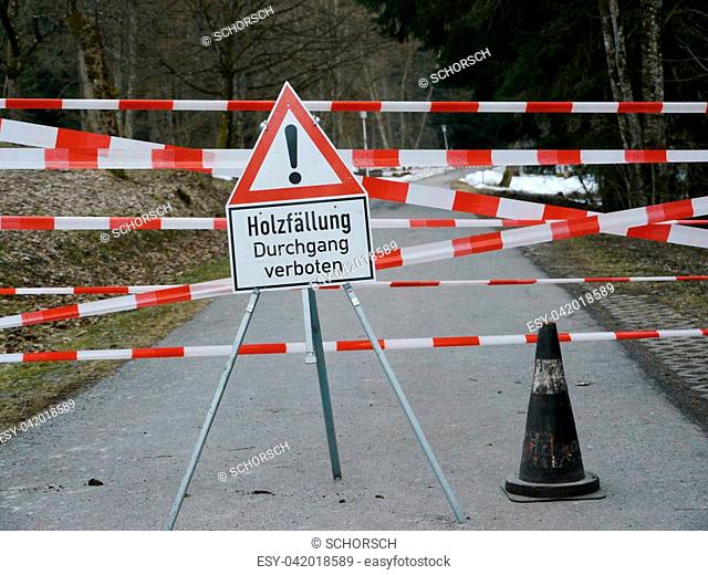wood work warning sign german text