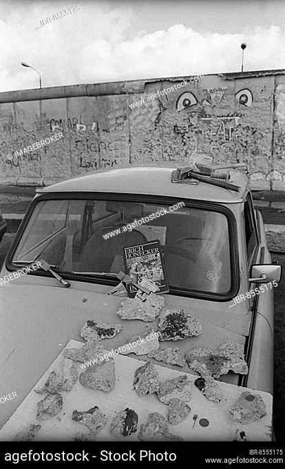 GDR, Berlin, 03. 03. 1990, Wall at Potsdamer Platz, Wall, and souvenir seller, Trabant