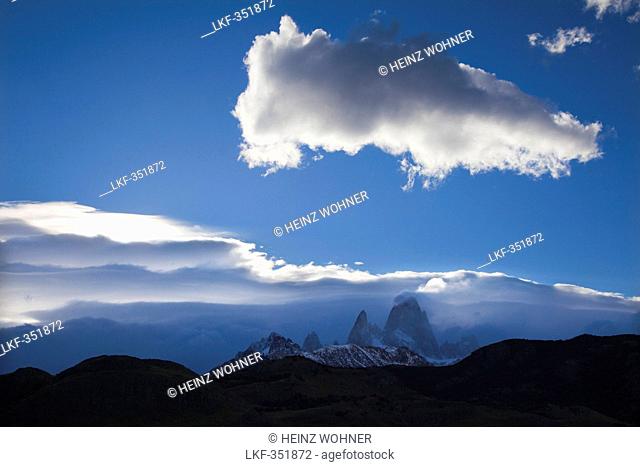 Mt. Fitz Roy El Chalten, smoking mountain, Los Glaciares National Park, near El Chalten, Patagonia, Argentina