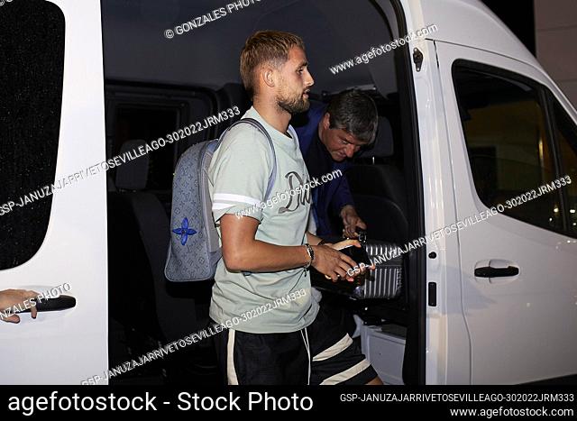 Seville, Spain. 30th, August 2022. Footballer Adnan Januzaj arrives at Sevilla Airport in preparation for a transfer to Sevilla FC