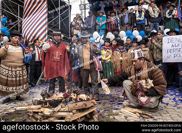 08 February 2020, Bolivia, El Alto: Indigenous leaders are celebrating a ceremony during a campaign rally of the Movimiento al Socialismo (MAS) on the upcoming...