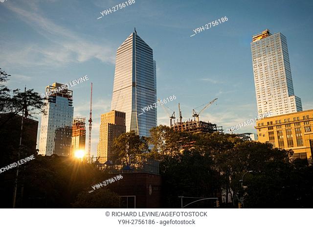 10 Hudson Yards, left, and other Hudson Yards development in New York
