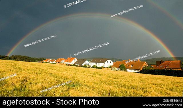 Regenbogen im Taunus, Landschaft