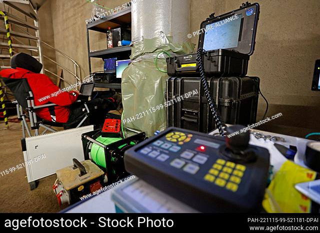 14 November 2022, Saxony-Anhalt, Thale: Inside the dam is the technical center of the diving company that controls two diving robots