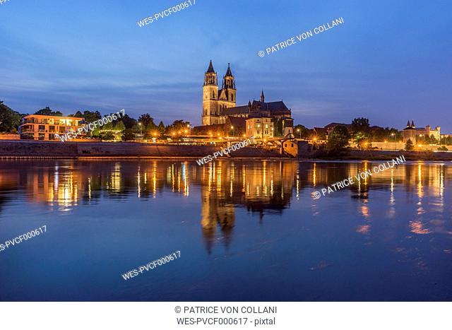 Germany, Magdeburg, Magdeburg Cathedral in the evening