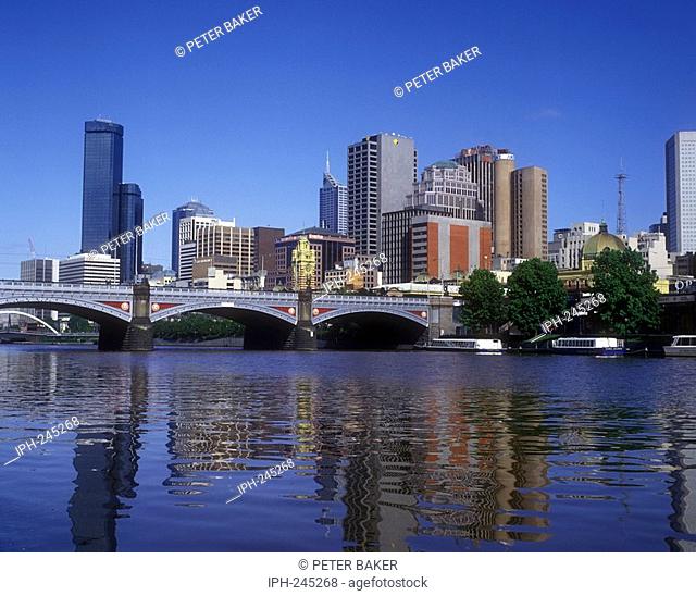 View of Princes Bridge spanning the Yarra River and the city skyline of Melbourne