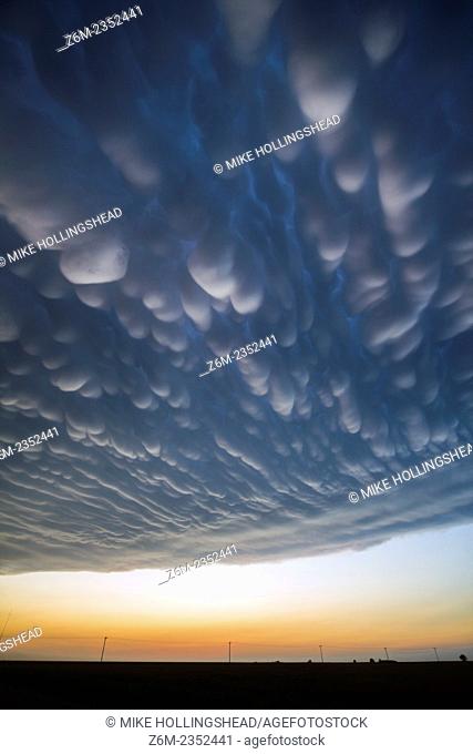 Intense mammatus clouds form over northern Oklahoma
