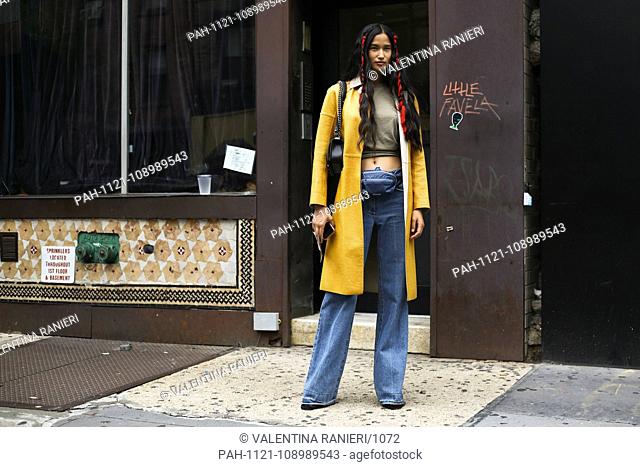 A chic showgoer posing on the street during New York Fashion Week - Sept 11, 2018 - Photo: Runway Manhattan ***For Editorial Use Only?*** | usage worldwide