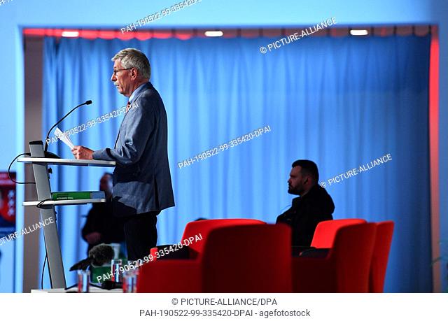 22 May 2019, Thuringia, Erfurt: Thilo Sarrazin (SPD), former Berlin Senator for Finance, appears in the Arena Erfurt. The discussion and reading will take place...