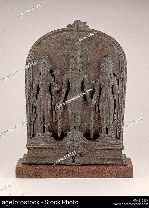God Vishnu with Lakshmi and Sarasvati - Pala period, 9th/10th century - Bangladesh. Bronze. 801 AD - 1000