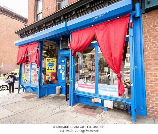 status Billy ged Ydmyge New York City, USA, Shop Front, ""Star Struck"" Vintage Clothing Store in  Greenwich Village, Stock Photo, Picture And Rights Managed Image. Pic.  YL5-2514912 | agefotostock