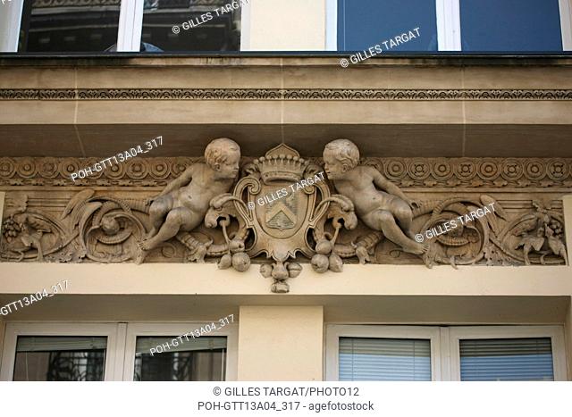 France, ile de france, paris 9e arrondissement, 9 rue victor masse, facade d'immeuble, detail, Photo Gilles Targat