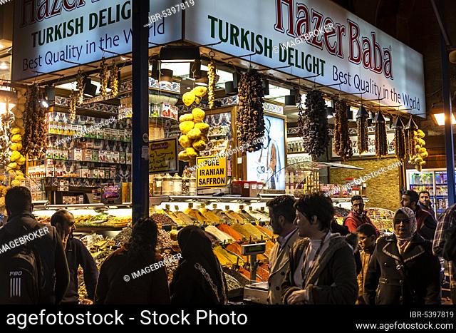 Spice stand, Turkish delicacies, Kapali Çarsi, Grand Bazaar or Grand Bazaar, Fatih, Istanbul, Turkey, Asia