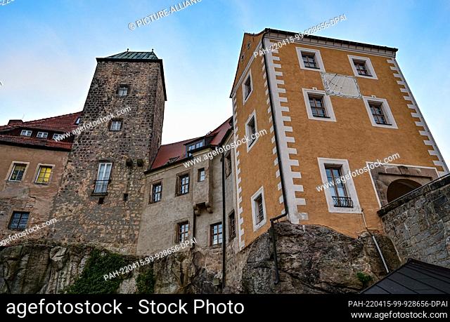 13 April 2022, Saxony, Hohnstein: Hohnstein Castle in Saxon Switzerland in the Eastern Ore Mountains. Hohnstein Castle was probably built in the 12th century as...