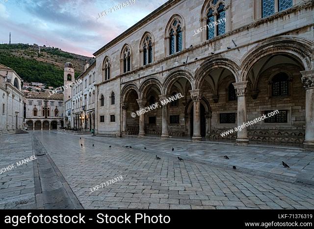 Sunrise over the Rector&#39;s Palace in the old town of Dubrovnik, Dalmatia, Croatia