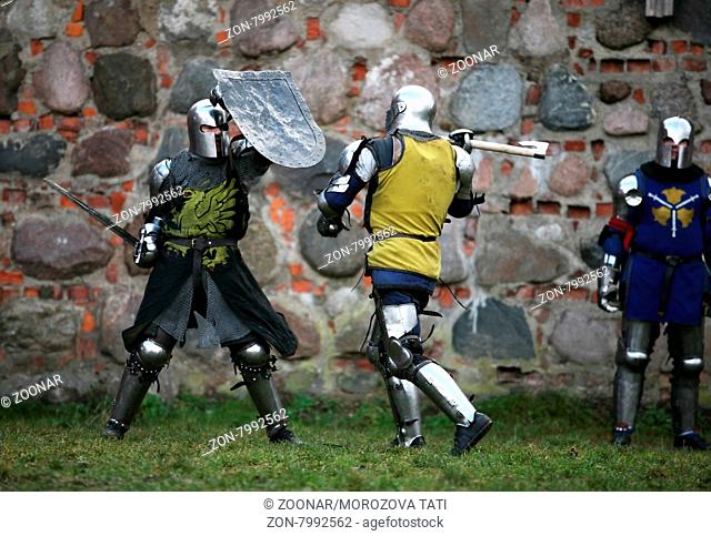 KAUNAS, LITVA - JANUARY 02, 2007: Struggle medieval knights. Show 02 Januaryin, 2007 in Kaunas. Litva