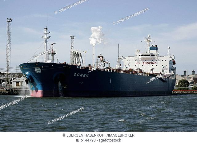 Oiltanker Goenen in port. Australia, Victoria, Melbourne